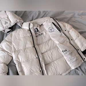 SOLD Aritzia Tna super puff!!